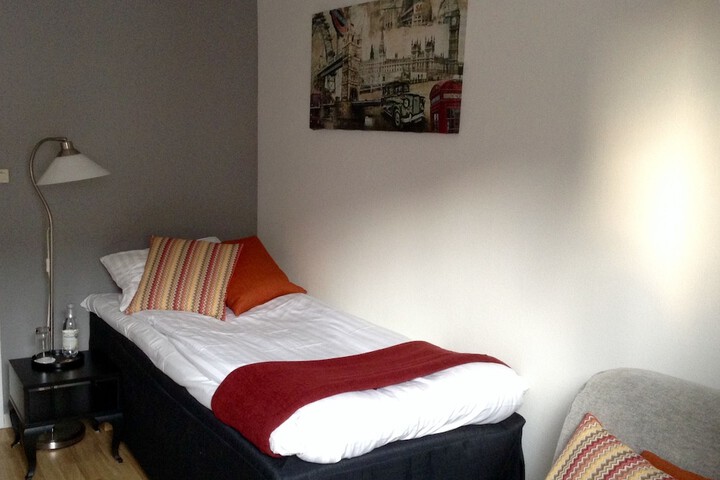 Room 7 of 49