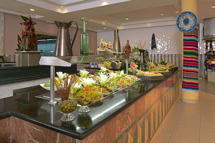 Dining 72 of 99