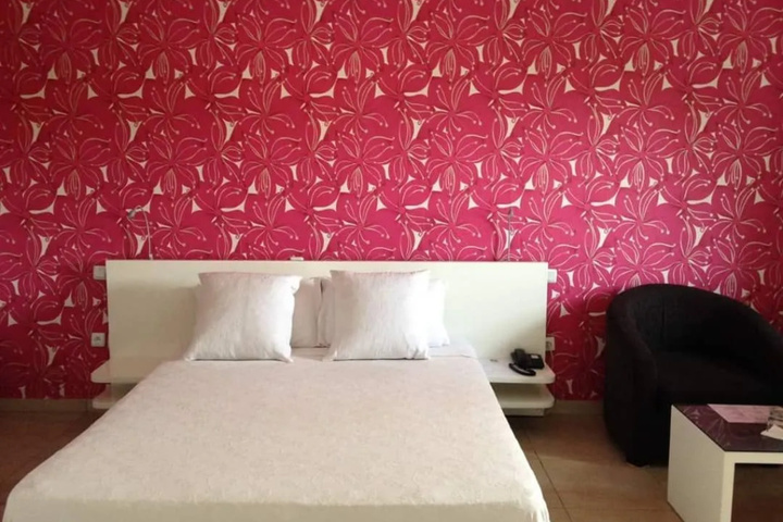 Room 2 of 25