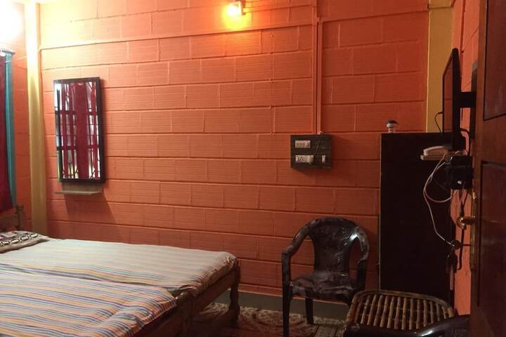 Room 6 of 81