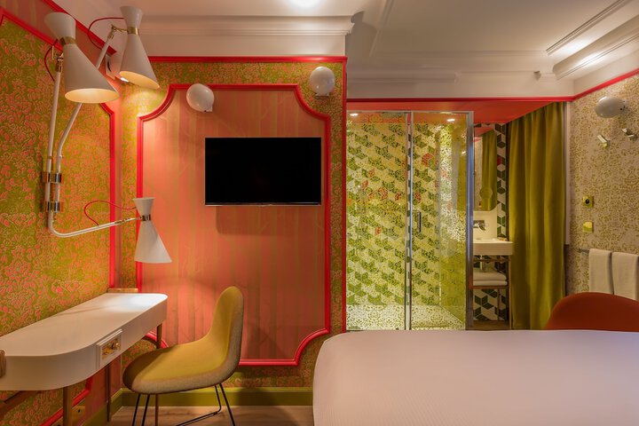 Room 12 of 87
