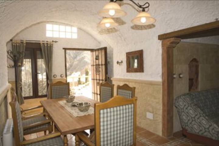 Room 10 of 27