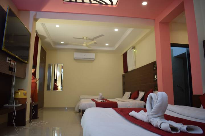 Room 26 of 40