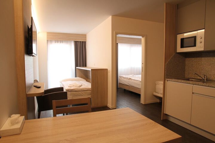 Room 32 of 53