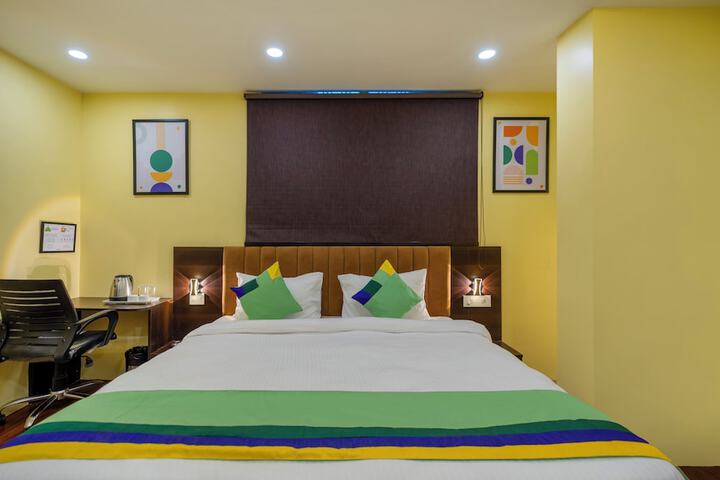 Room 13 of 34