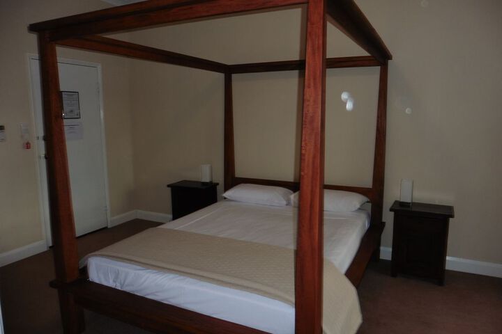 Room 6 of 22
