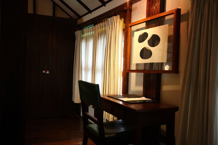 In-room business center