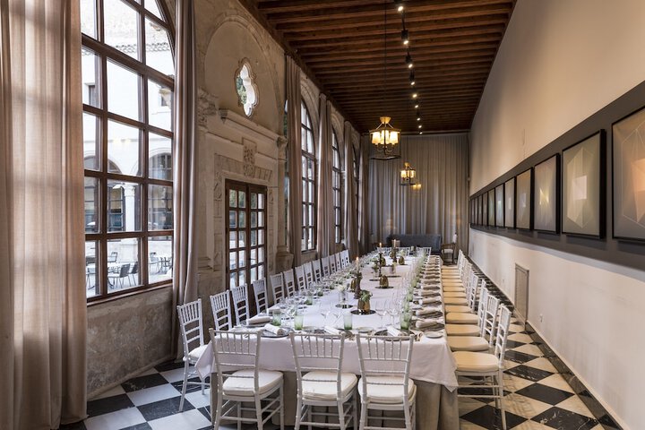 Ballroom/Hall 33 of 60