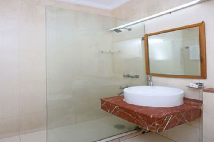 Room 2 of 21