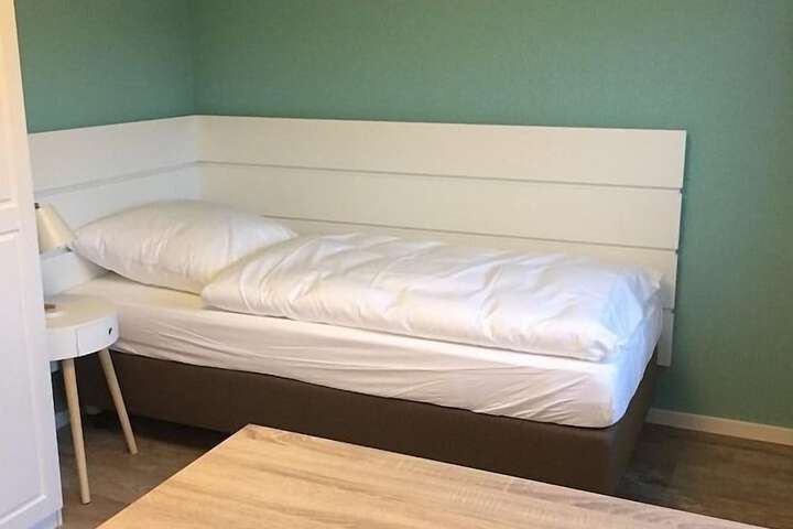 Room 10 of 47