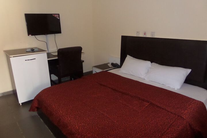 Room 5 of 39