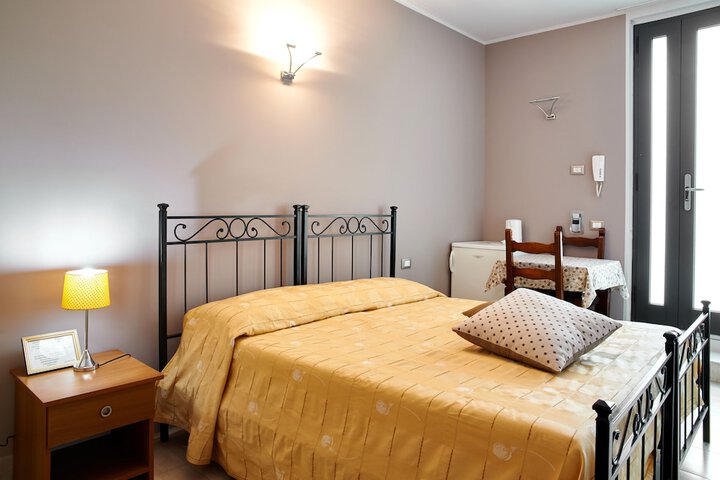 Room 10 of 40