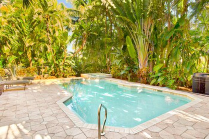 Pool 32 of 42