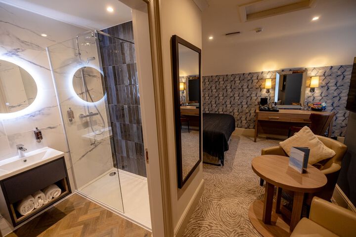 Room 6 of 50