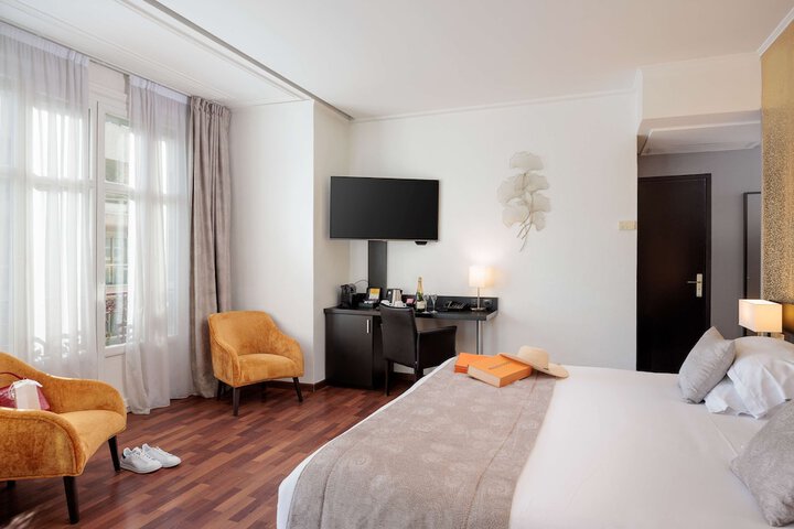 Room 82 of 150