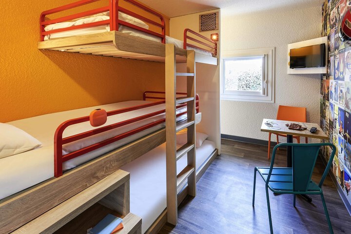 Room 9 of 73