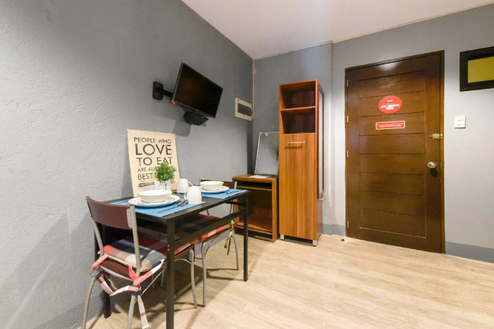 Room 2 of 12