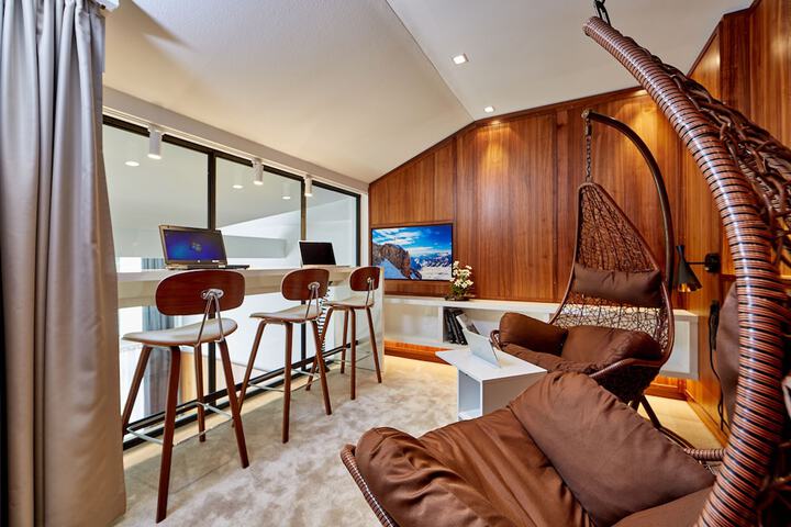 Business Center 60 of 74