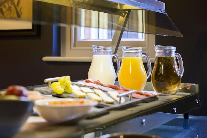 Breakfast/Coffee Service 78 of 101