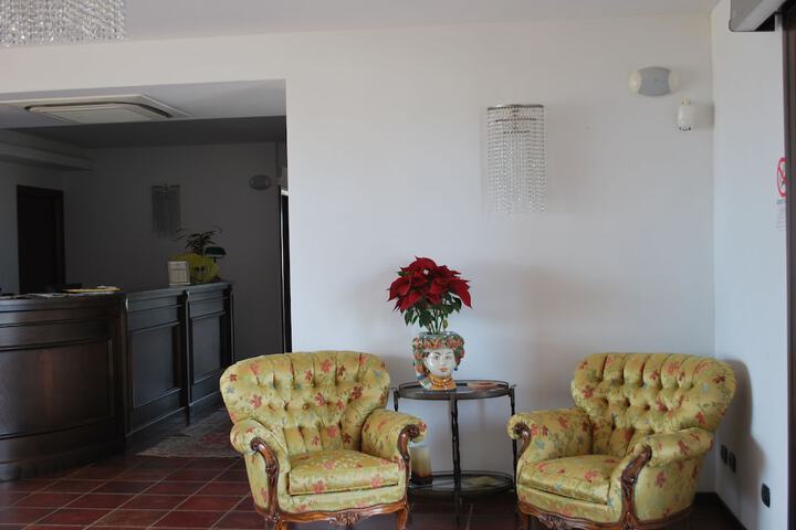 Hotel Interior 5 of 31
