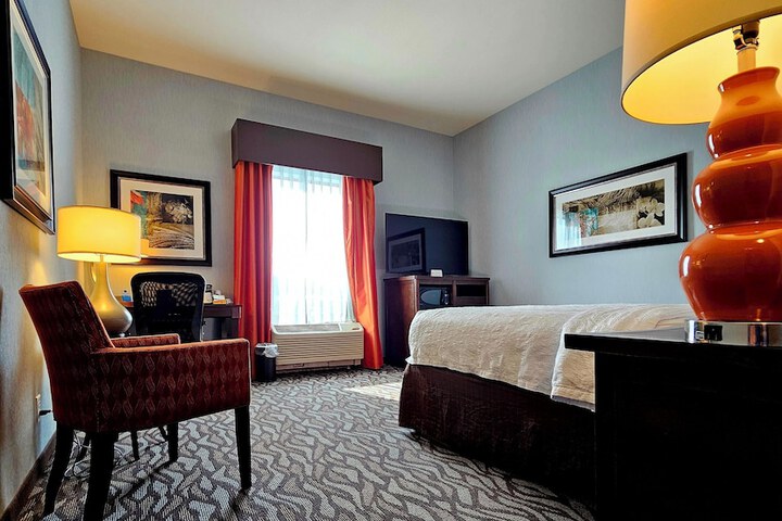 Room 10 of 36