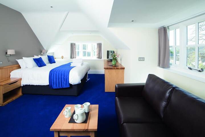 Room 10 of 25