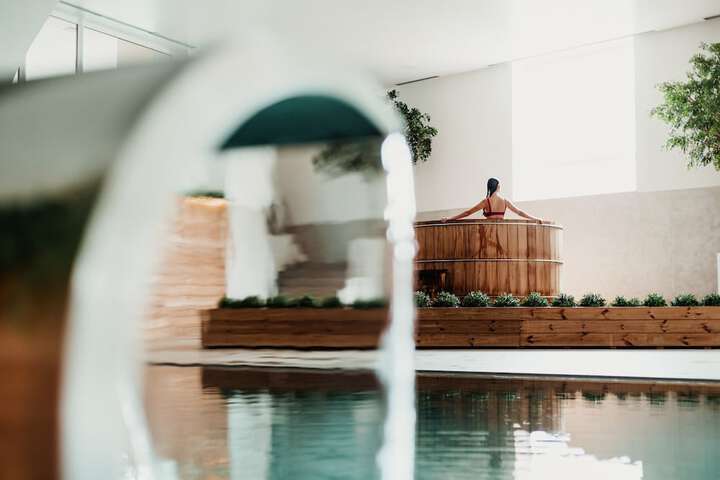 Hotel with Pool