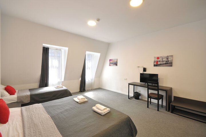 Room 8 of 41