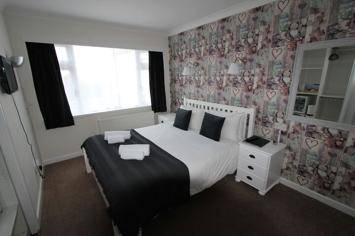 Room 8 of 25