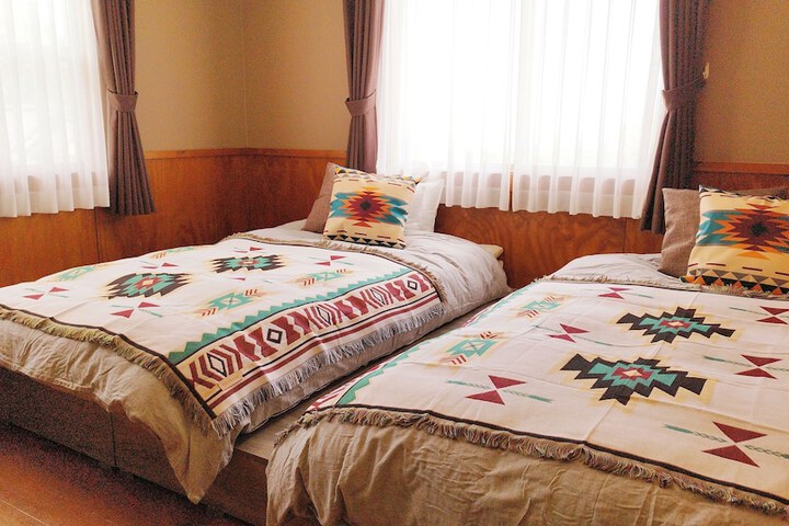 Room 27 of 61