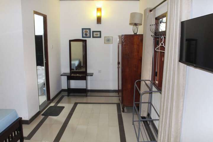 Room 4 of 21