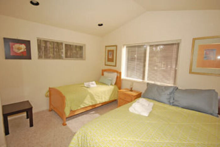 Room 3 of 10