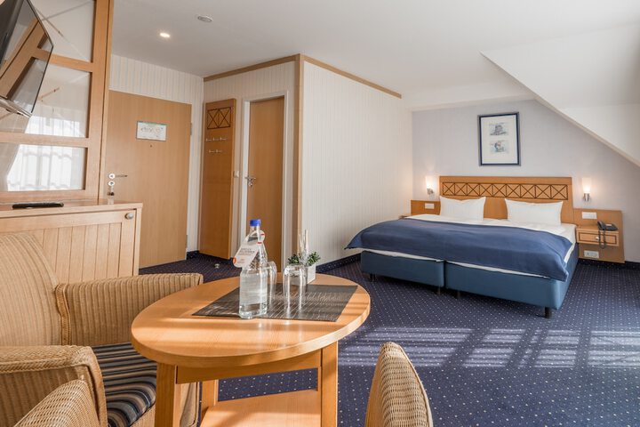 Room 4 of 34