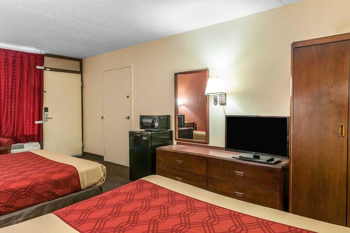 2 Double Beds (1 of 20)