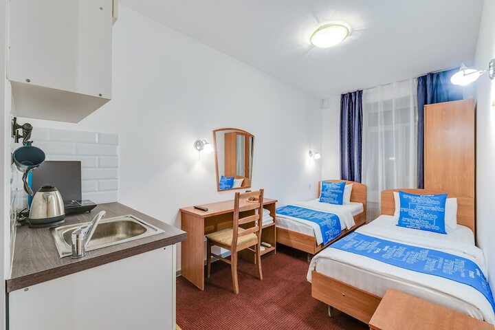 Room 4 of 11