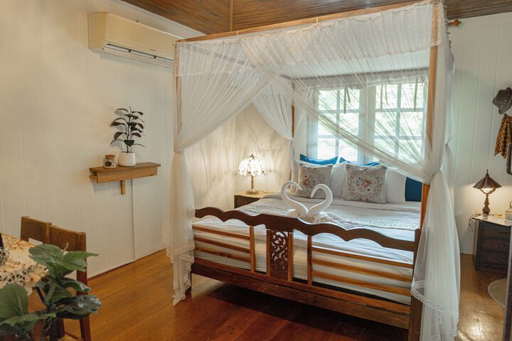 Room 8 of 268