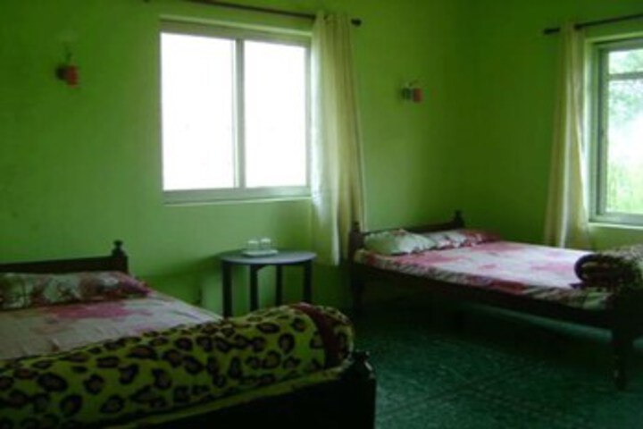 Room 2 of 10