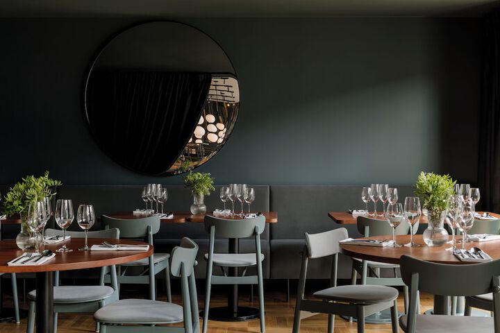 Dining 108 of 153