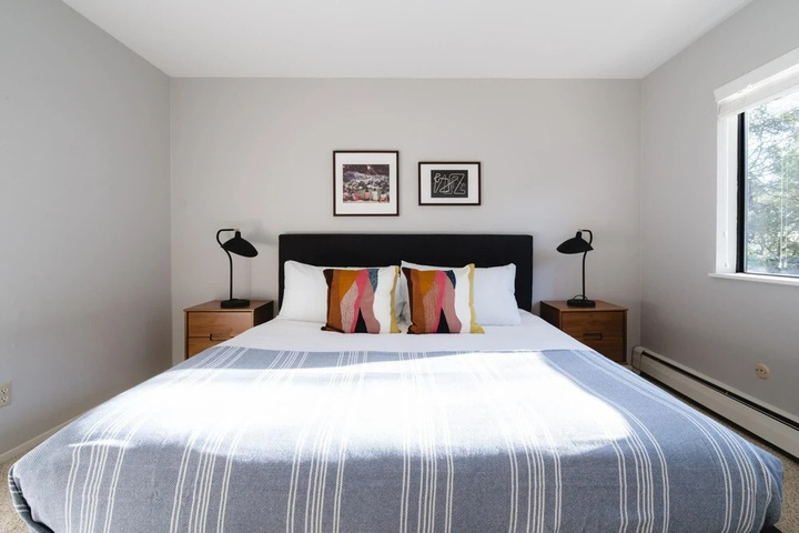 Room 4 of 17