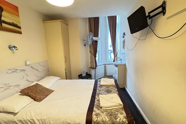 Room 49 of 118
