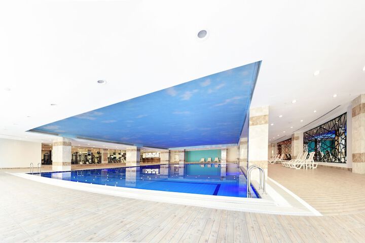 Hotel with Pool