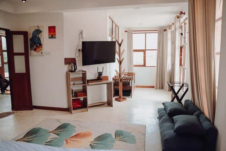 Room 5 of 25