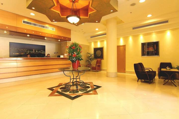 Guest Lobby