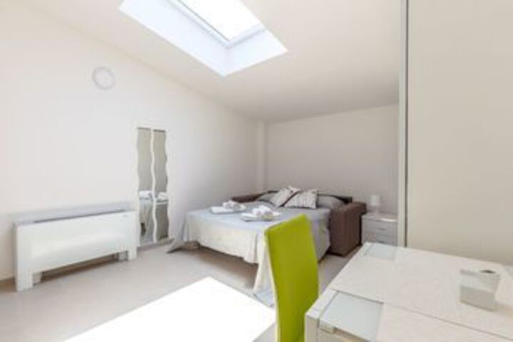 Room 15 of 16