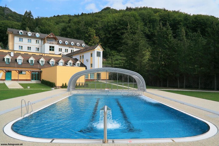 Pool 23 of 47