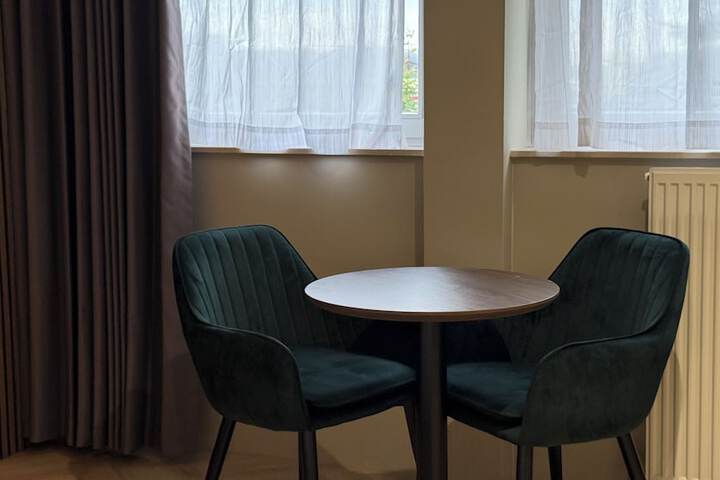 Room 13 of 33