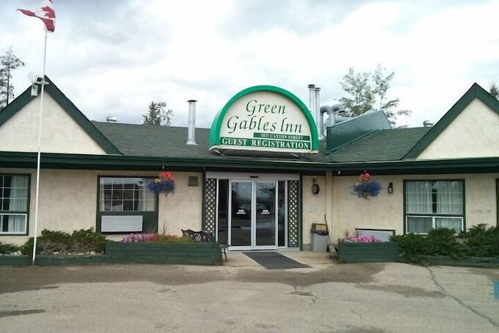 Green Gables Inn in Whitecourt, AB