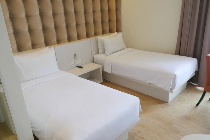 Room 12 of 29