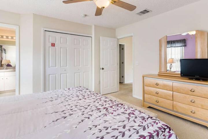 Room 9 of 43
