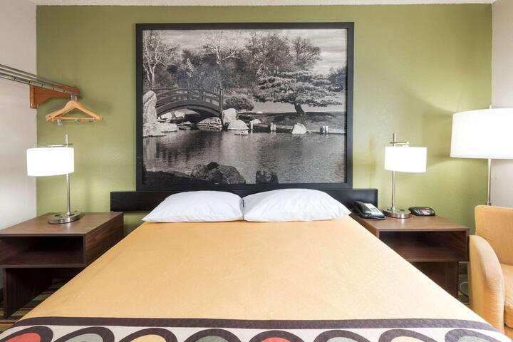 1 Queen Bed Mobility Accessible (2 of 15)